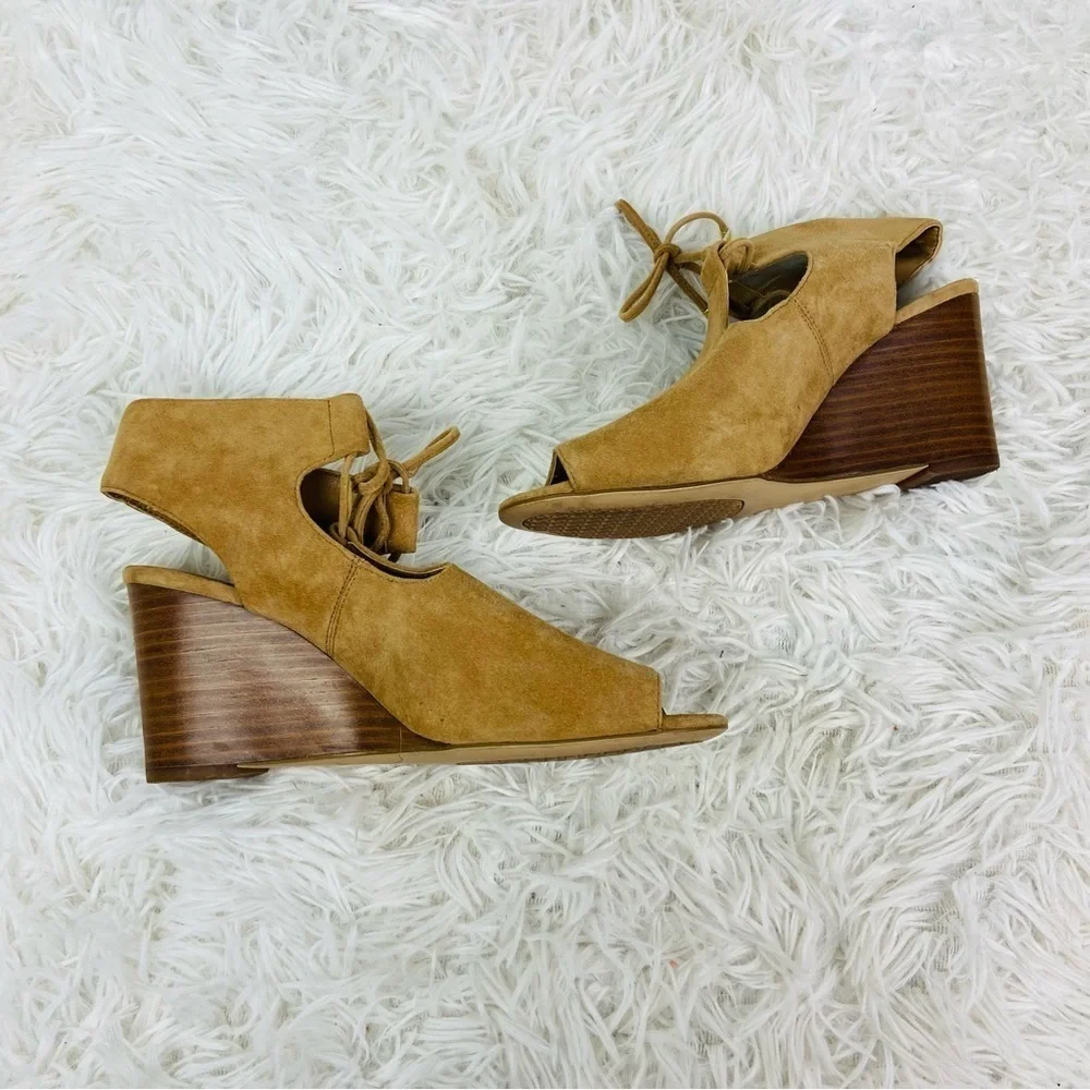 LAUREN RALPH LAUREN tan camel 100% sheep leather open toe suede wedge heels 6.5